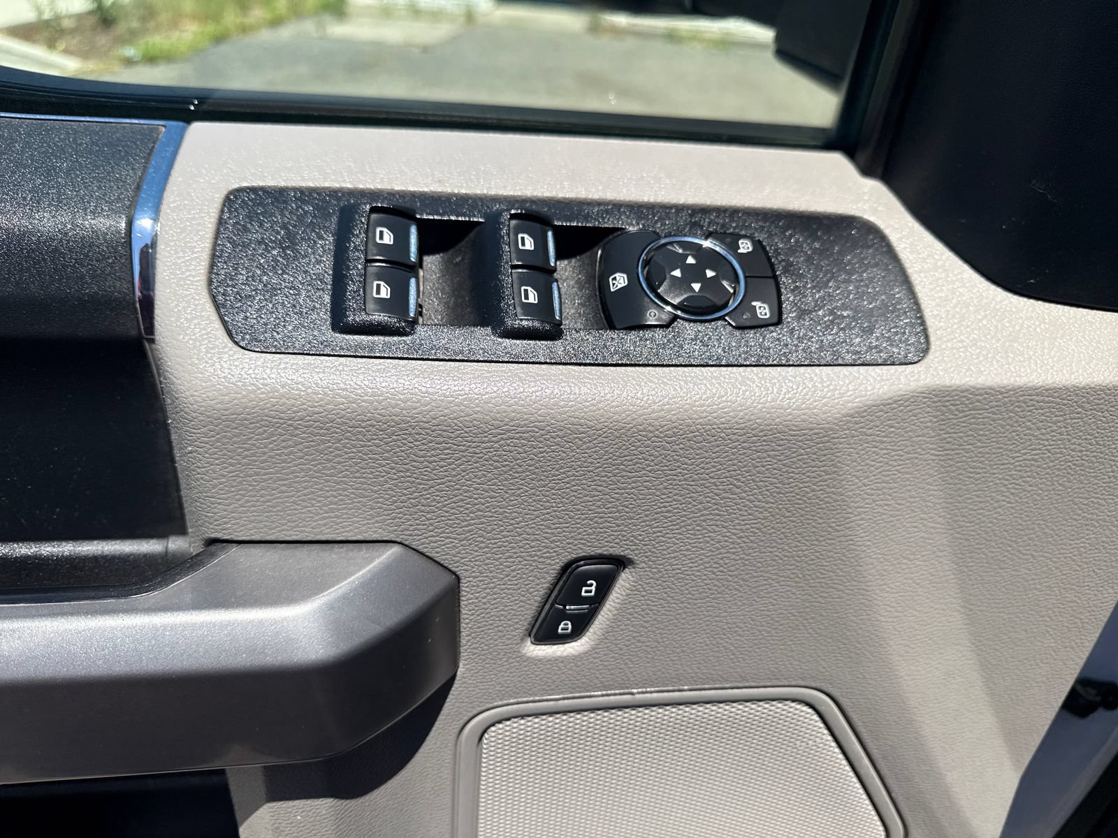Used 2021 Ford F350 XLT w/ XLT Value Package AWD/4WD image 11