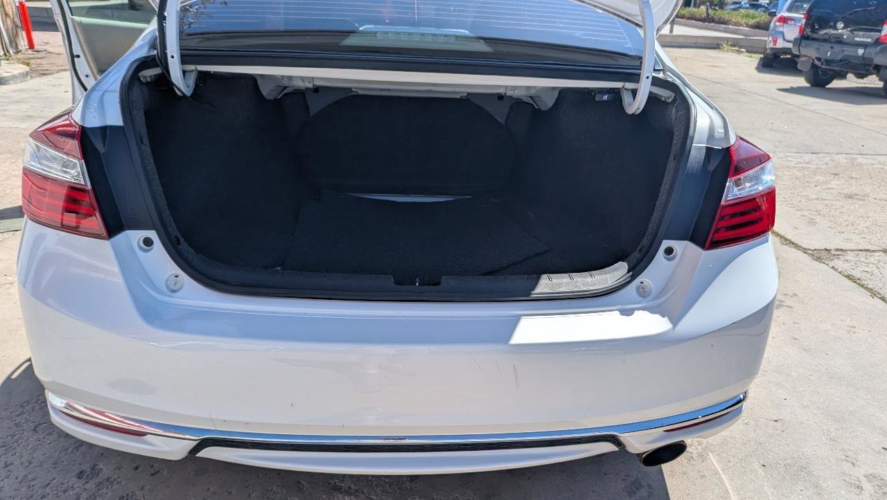 Used 2016 Honda Accord LX image 12