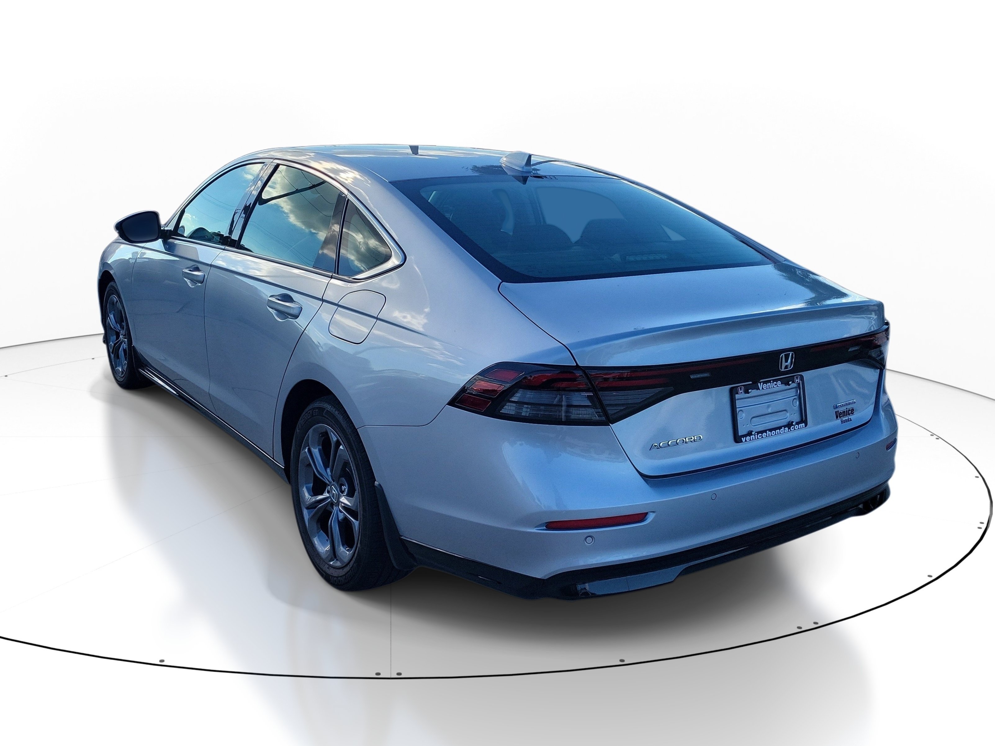 Used 2024 Honda Accord EX-L image 8
