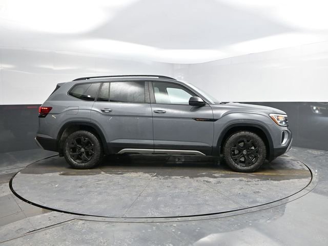 Used 2024 Volkswagen Atlas Peak Edition SEL image 10