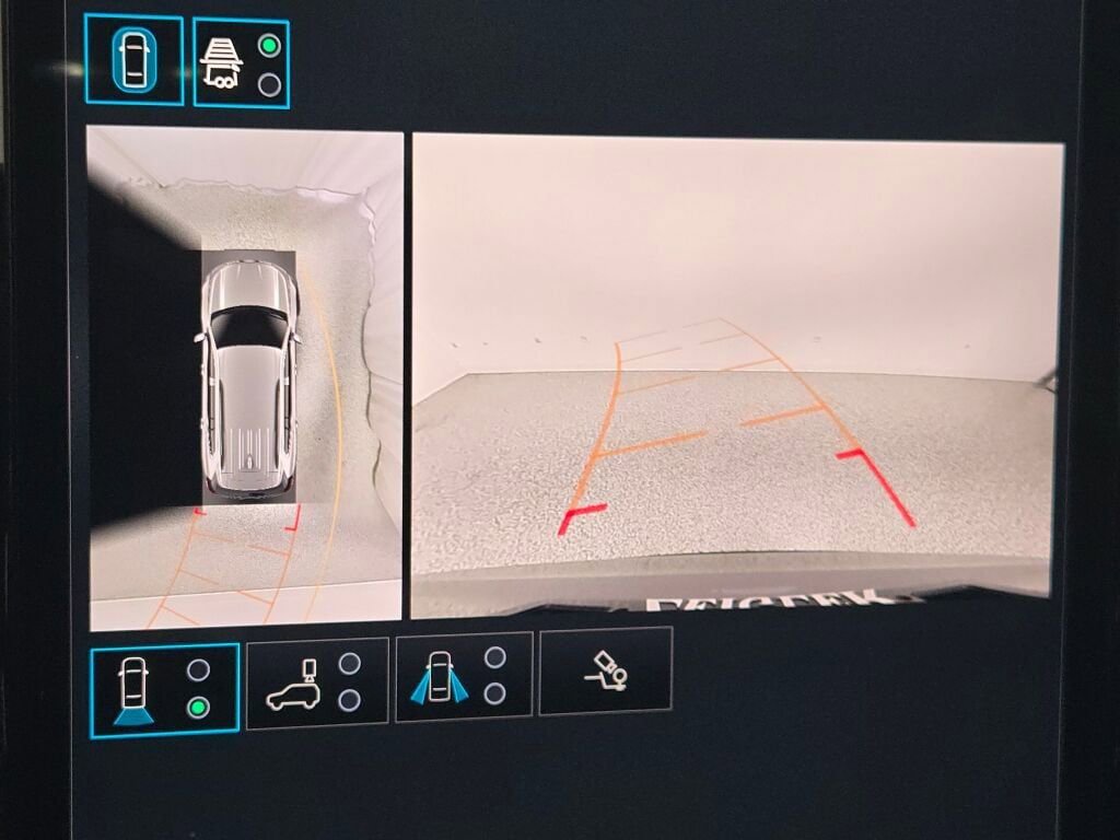 Used 2024 GMC Acadia AT4 w/ LPO, Floor Liner Package image 31