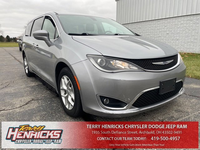 Used 2020 Chrysler Pacifica Touring w/ Tire & Wheel Group