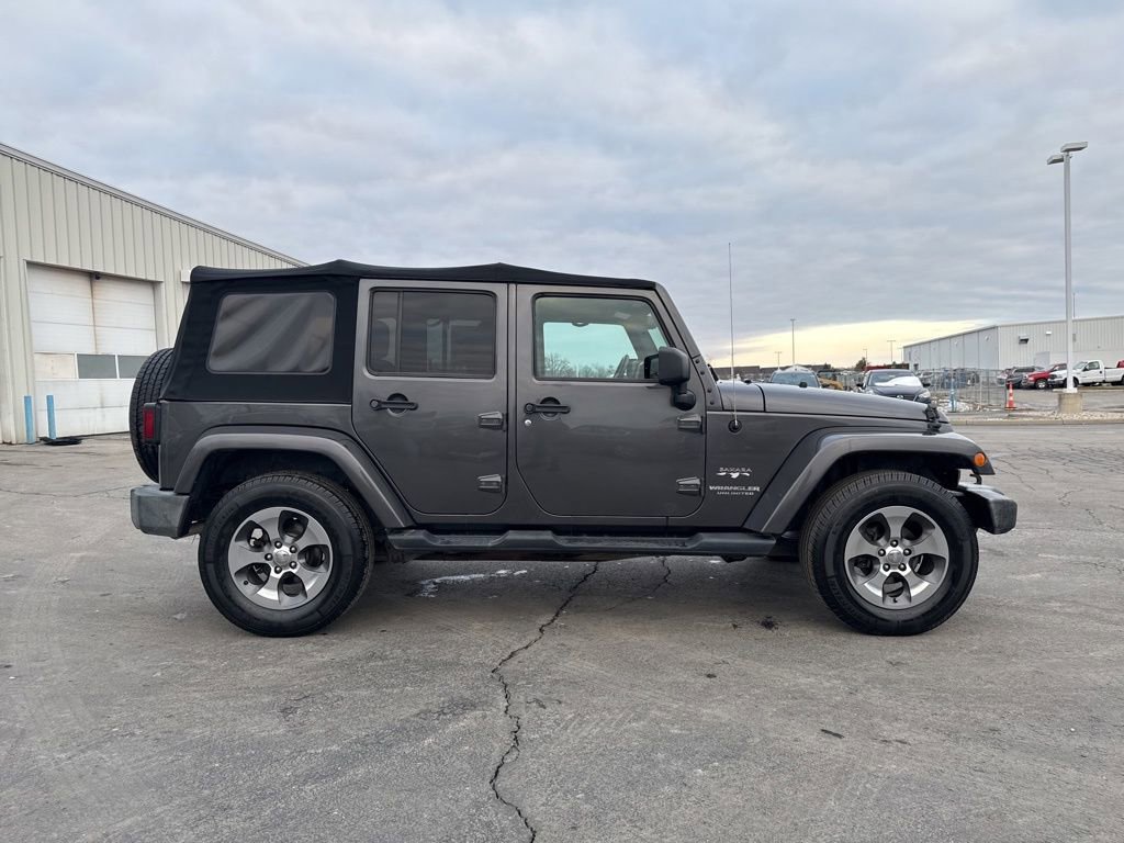 Used 2017 Jeep Wrangler Unlimited Sahara image 8