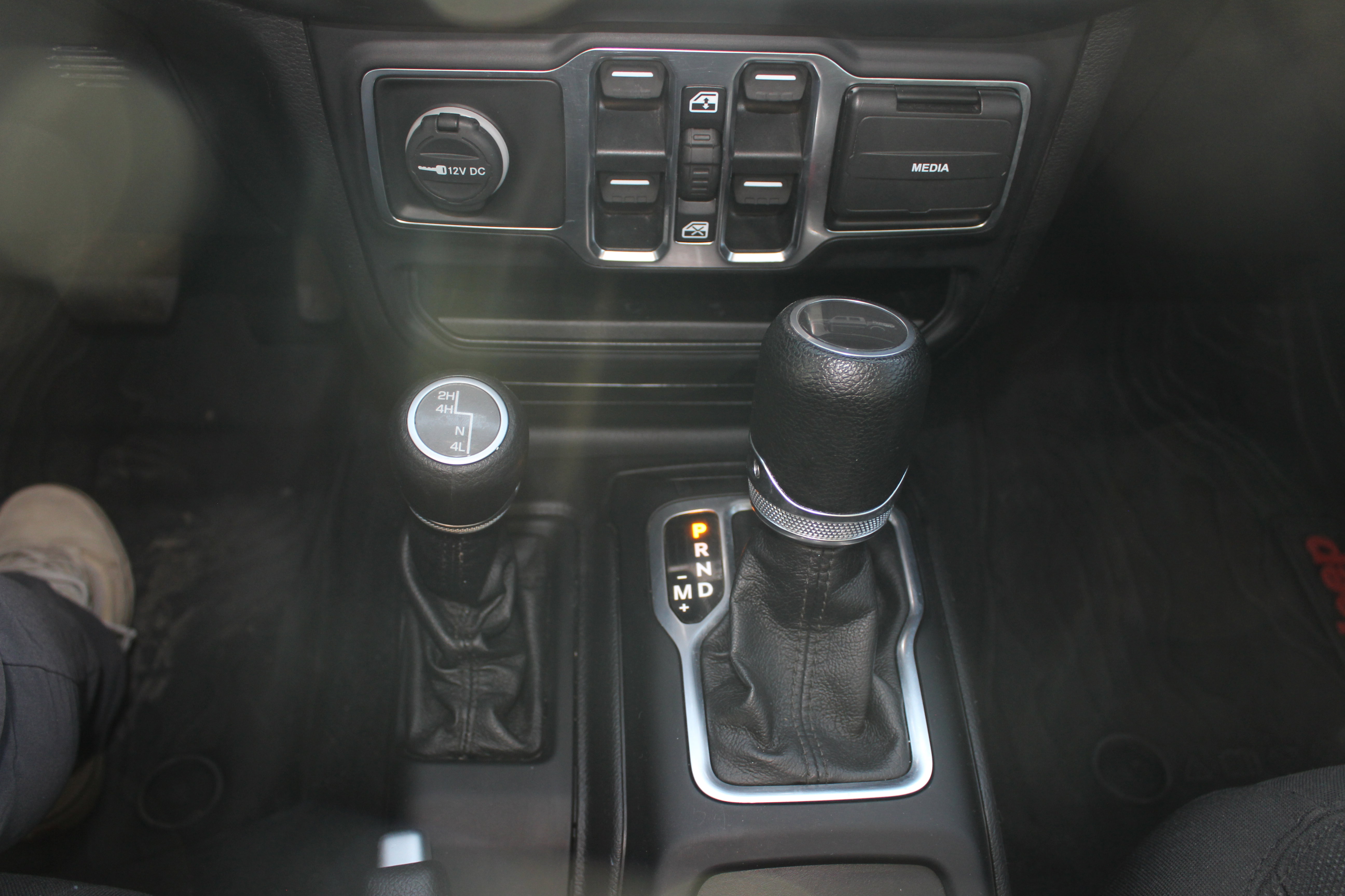 Used 2020 Jeep Gladiator Sport image 11