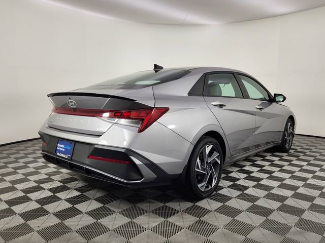 Certified 2025 Hyundai Elantra SEL FWD image 5