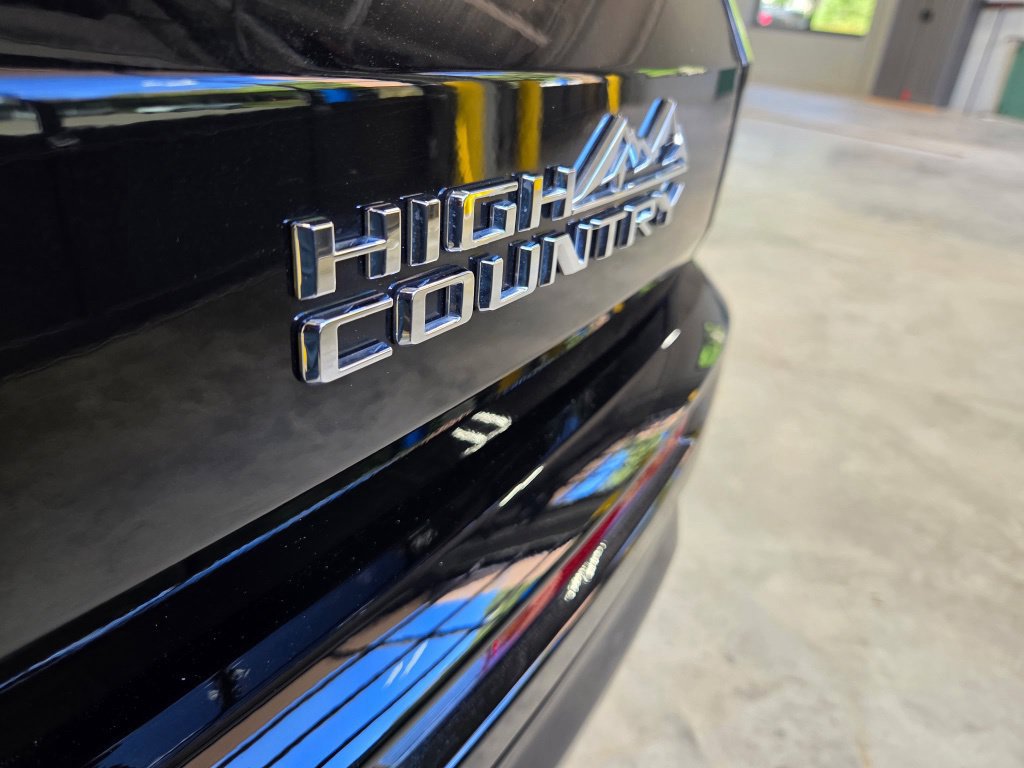 Used 2026 Chevrolet Traverse High Country w/ LPO, Floor Liner Package AWD/4WD image 10