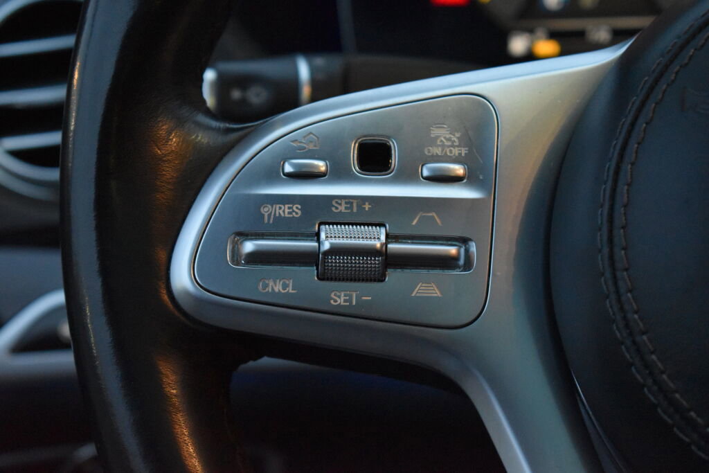 Used 2018 Mercedes-Benz S 560 Sedan w/ AMG Line Exterior image 26