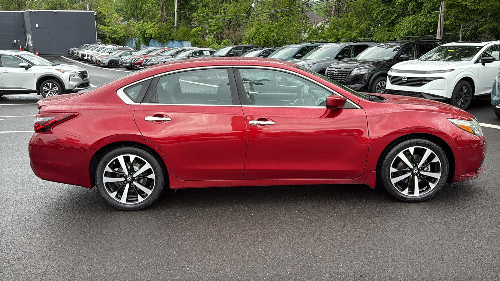Used 2018 Nissan Altima 2.5 SR FWD image 25