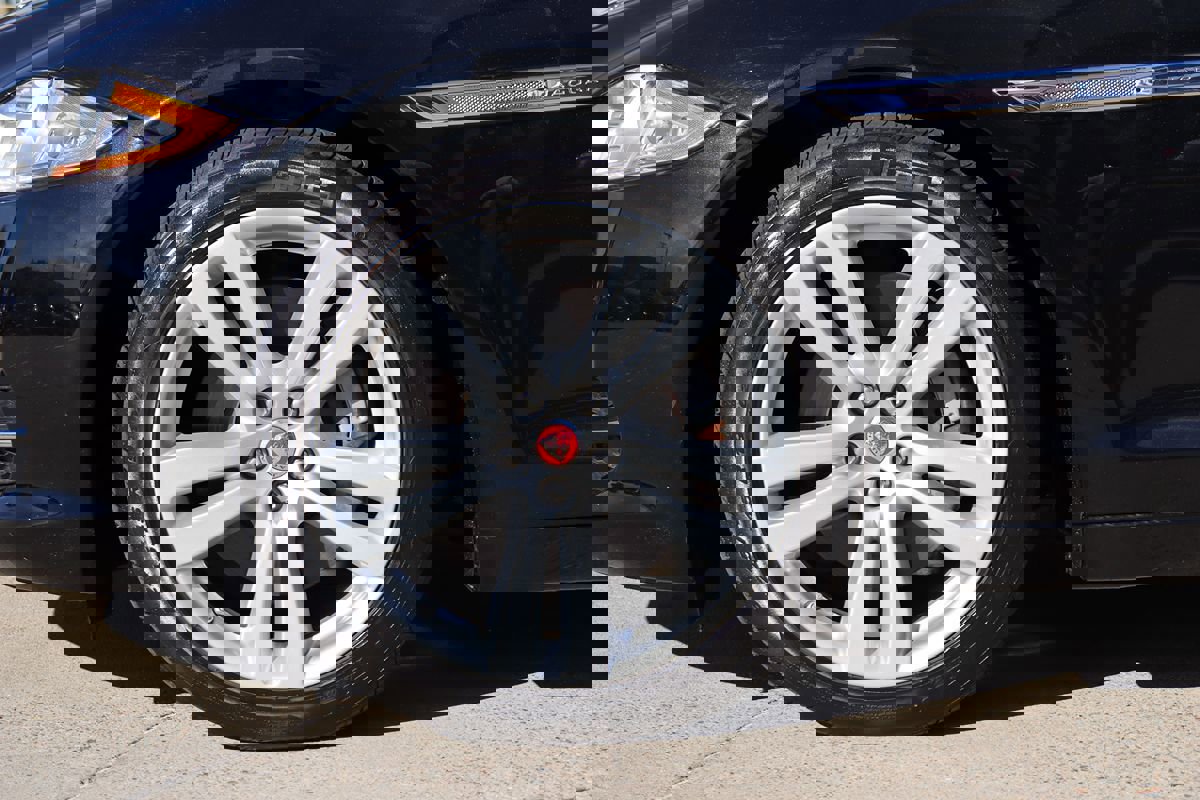 Used 2014 Jaguar XJ L Portfolio image 70