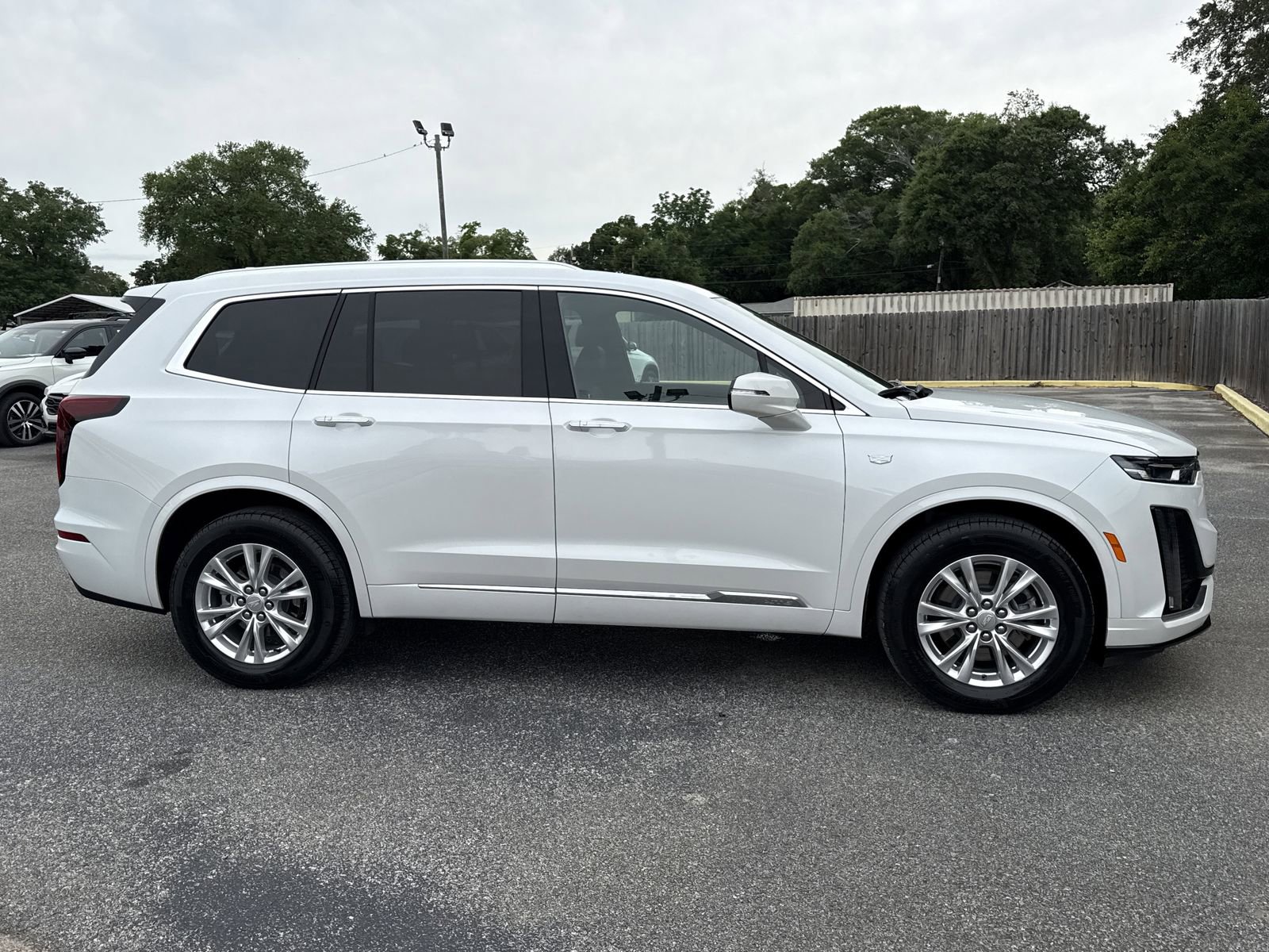Used 2024 Cadillac XT6 Luxury FWD image 6