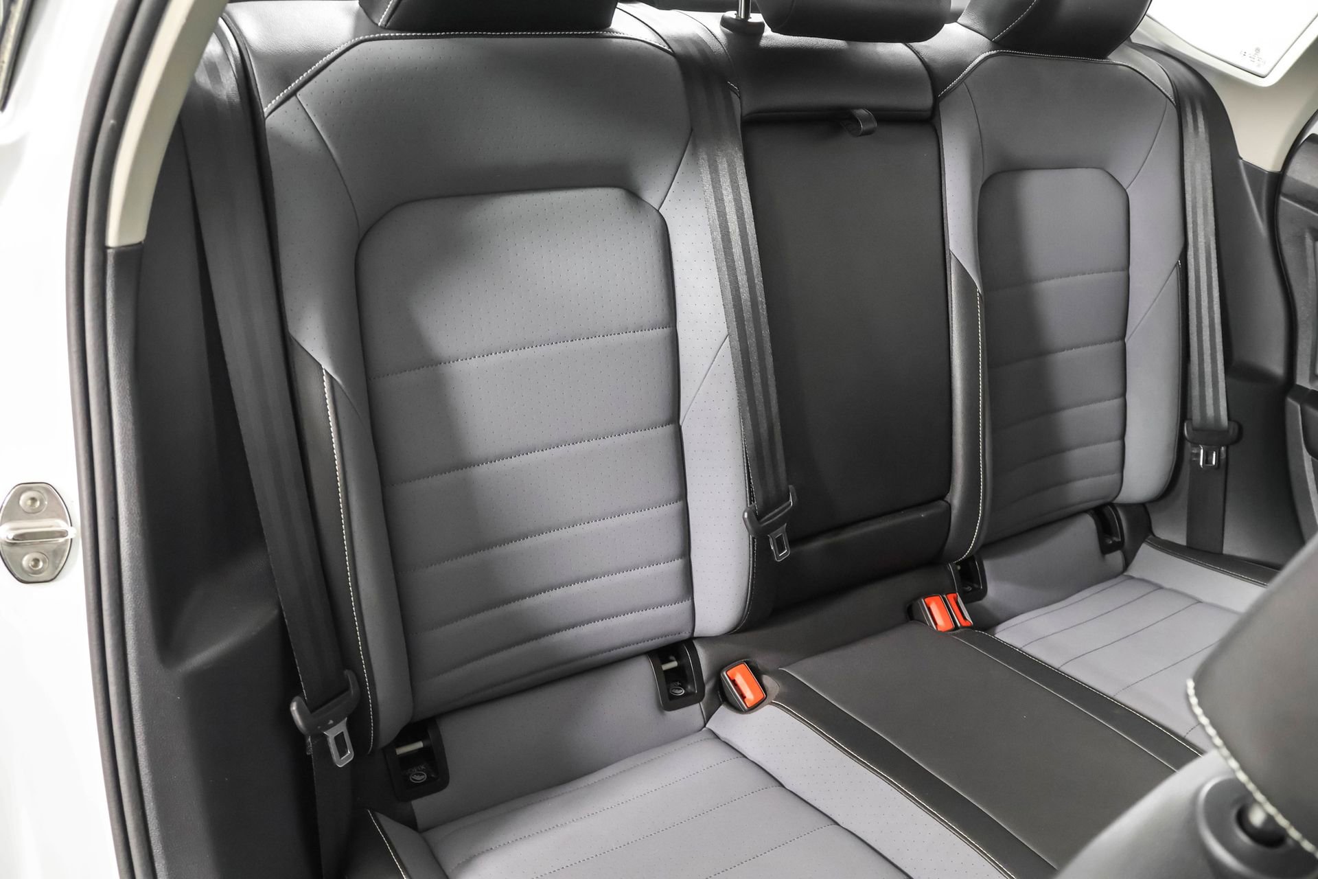 Used 2025 Volkswagen Jetta SE image 40