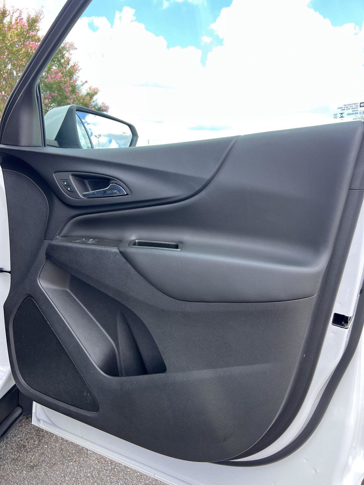 Used 2024 Chevrolet Equinox LT w/ LPO, Floor Liner Package FWD image 25