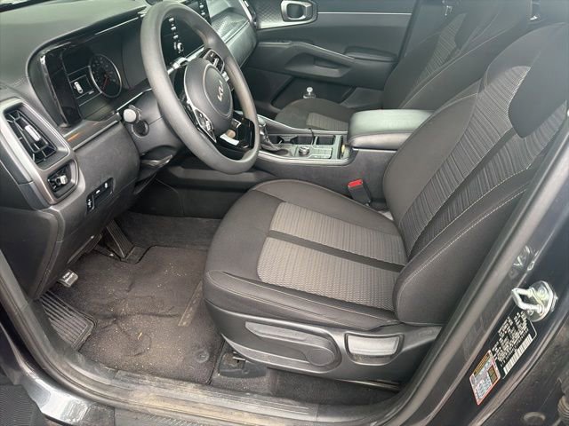 Used 2023 Kia Sorento LX FWD image 8