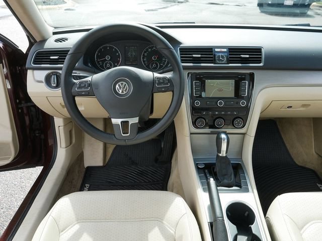 Used 2014 Volkswagen Passat 1.8T SE FWD image 22