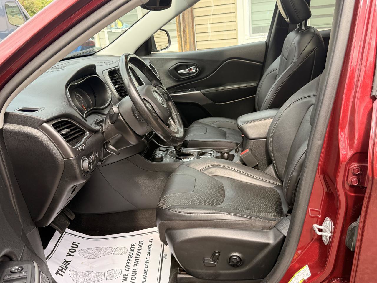 Used 2019 Jeep Cherokee Limited AWD/4WD image 16