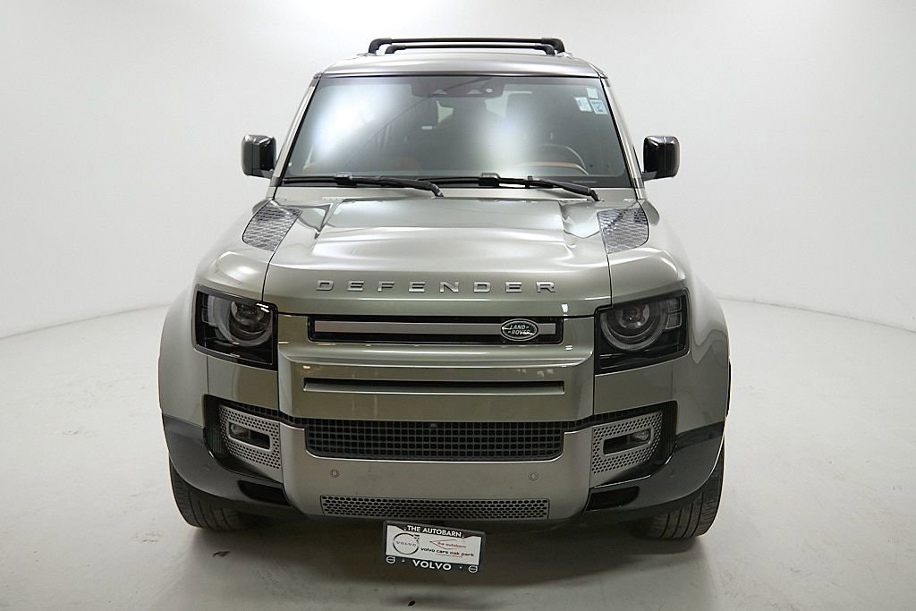 Used 2024 Land Rover Defender 130 X-Dynamic SE image 5