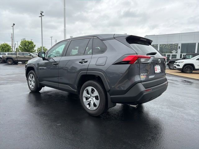 Used 2023 Toyota RAV4 LE AWD/4WD image 5