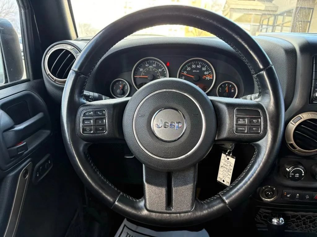 Used 2017 Jeep Wrangler Unlimited Sahara AWD/4WD image 14