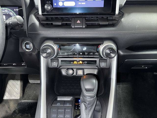 Certified 2025 Toyota RAV4 XLE AWD/4WD image 21
