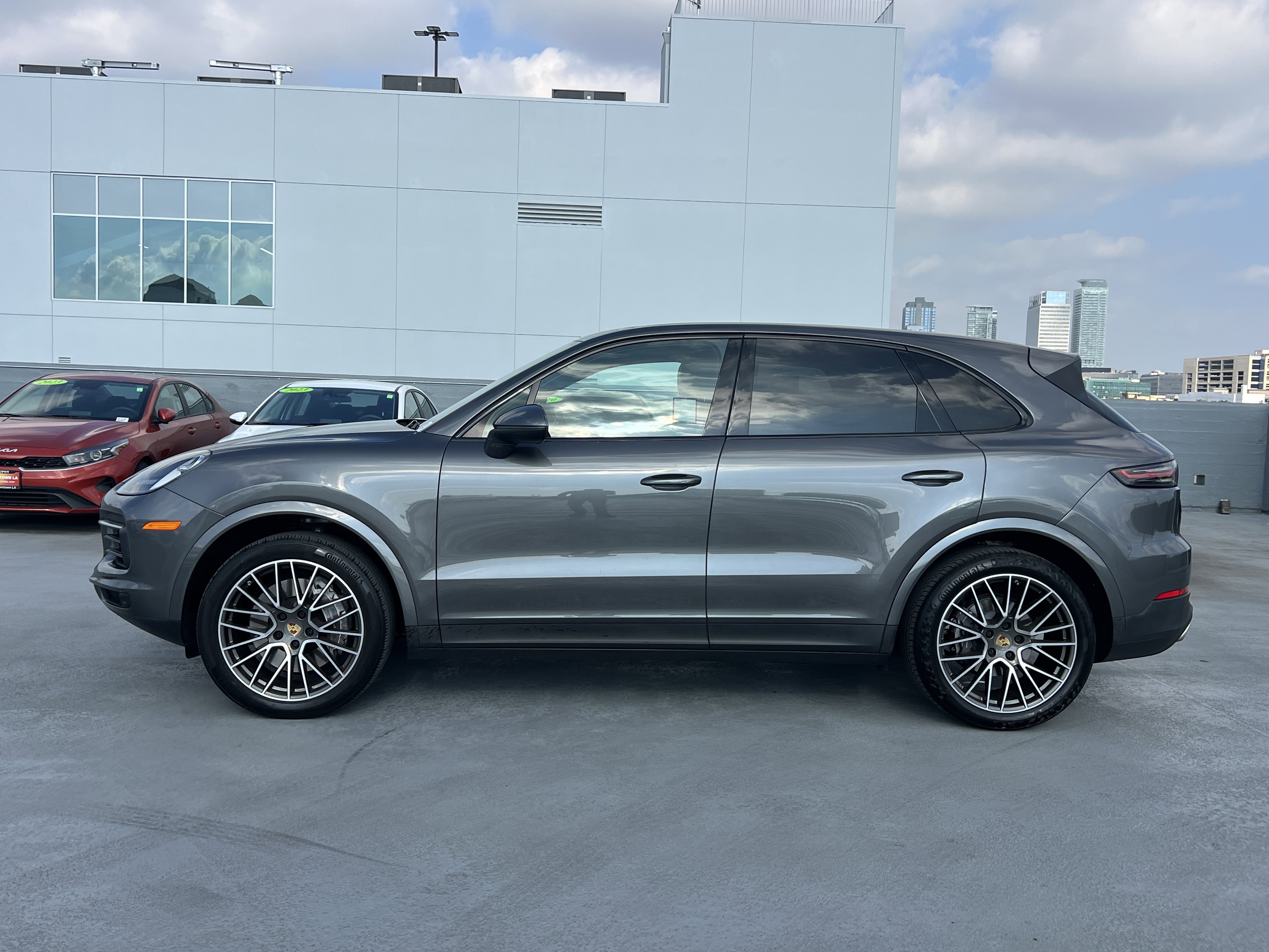 Used 2021 Porsche Cayenne image 3