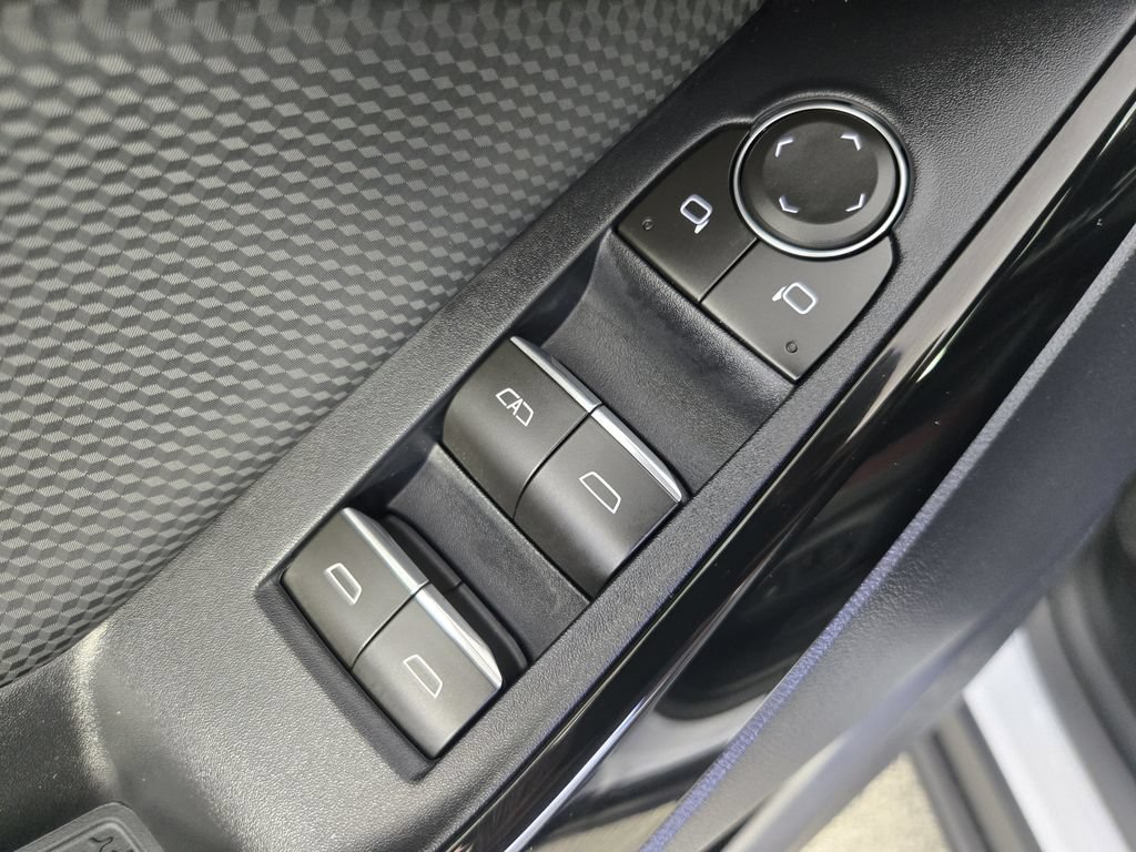 New 2026 Chevrolet Equinox RS w/ Convenience Package III FWD image 25