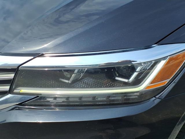 Used 2021 Volkswagen Passat 2.0T SE FWD image 9