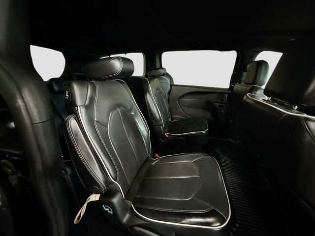 Used 2019 Chrysler Pacifica Limited w/ S Appearance Package image 30
