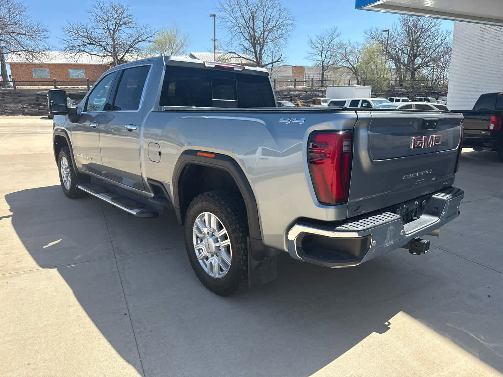 Used 2024 GMC Sierra 2500 SLT w/ SLT Convenience Package image 7