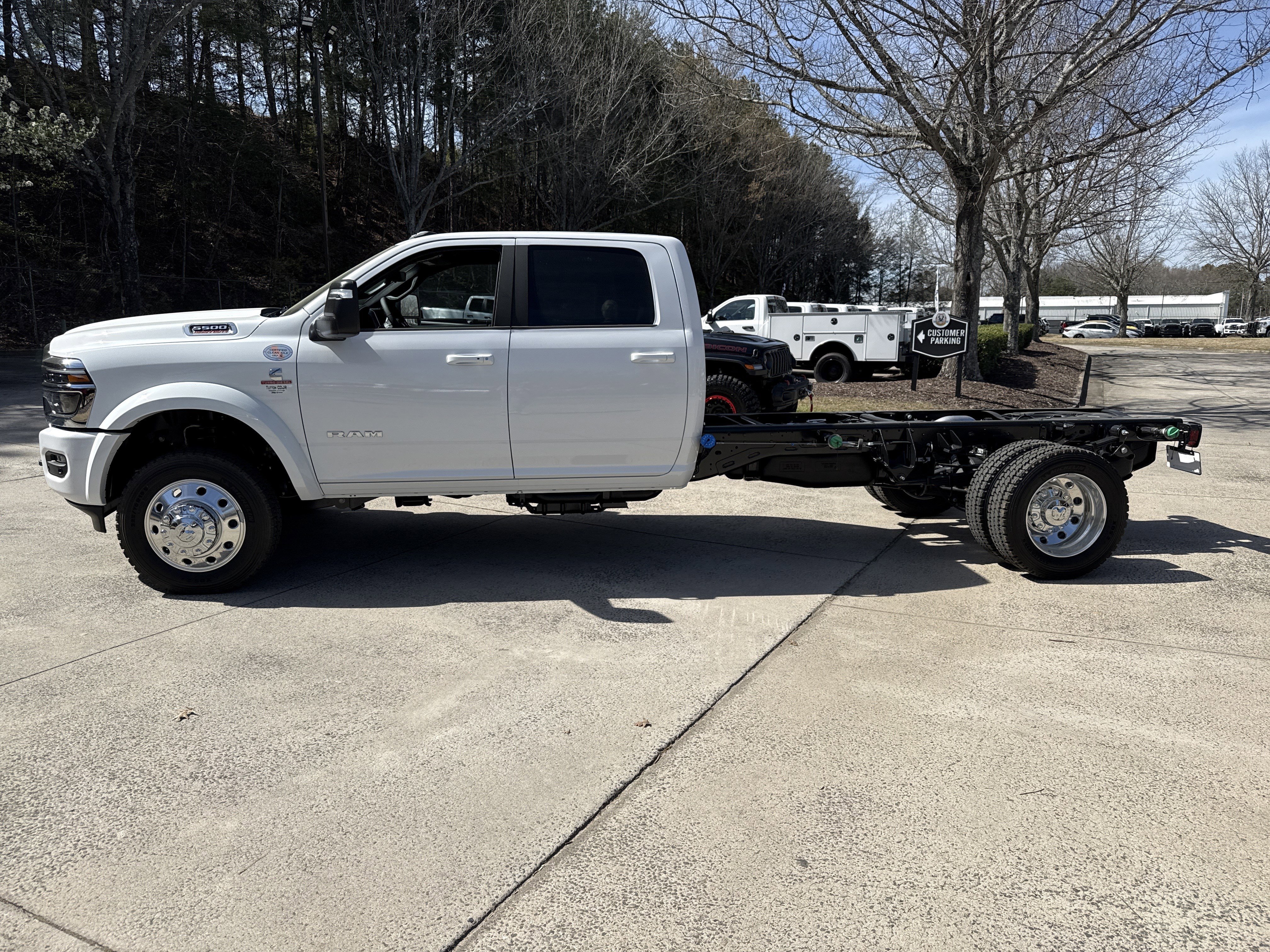 New 2026 RAM 5500 4x4 Crew Cab image 4