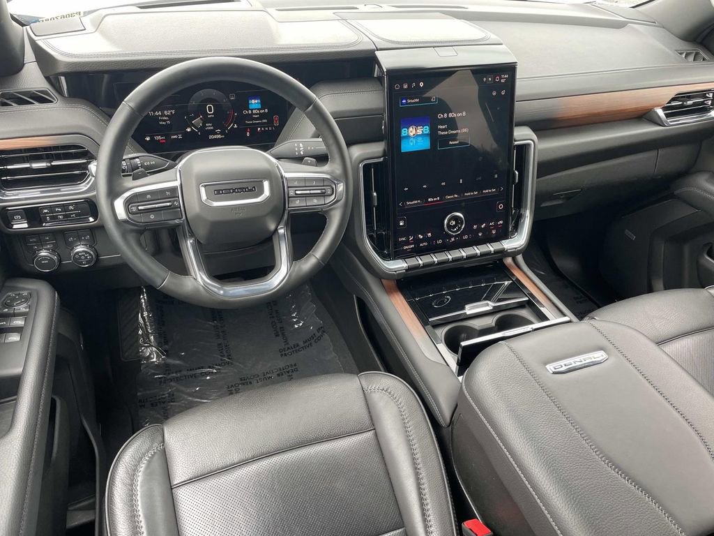Used 2025 GMC Yukon Denali AWD/4WD image 6