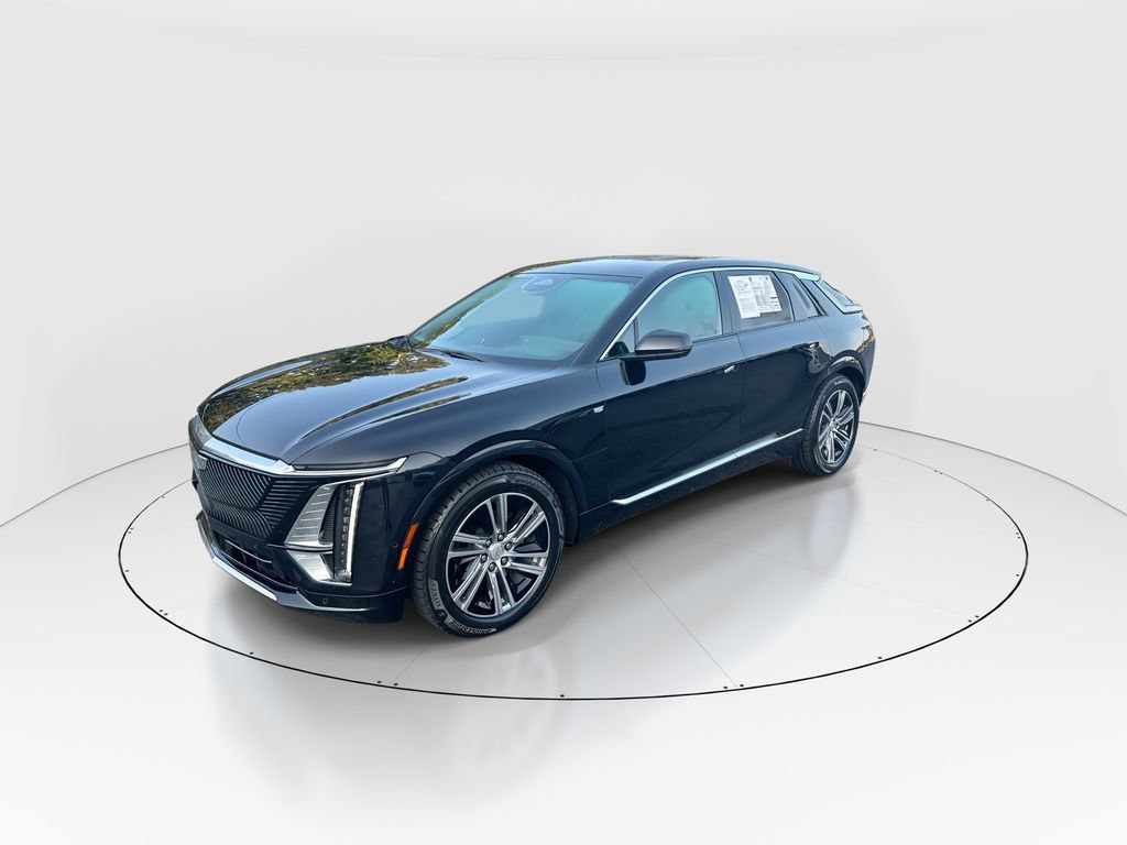 Used 2024 Cadillac Lyriq Luxury AWD/4WD image 4