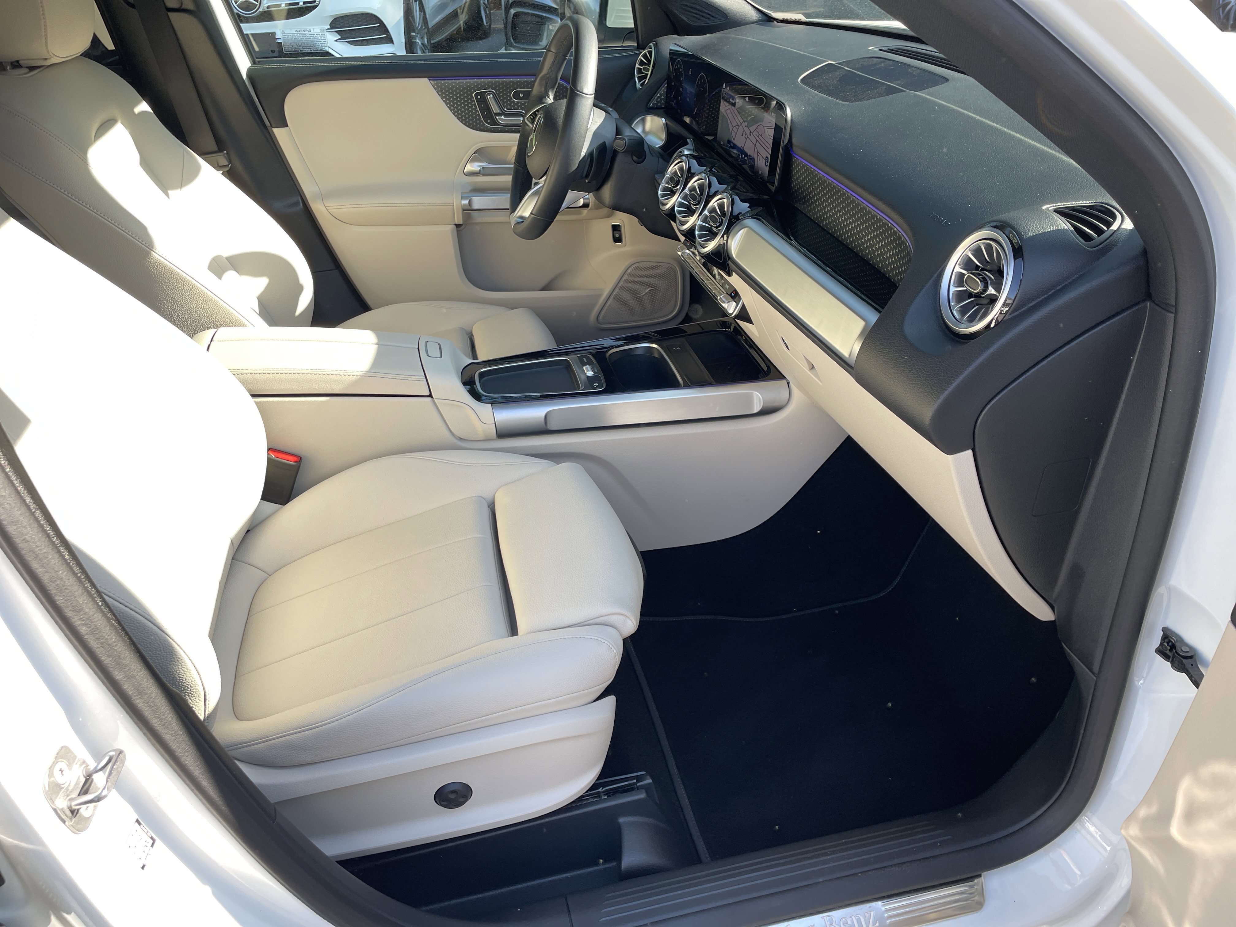 Certified 2025 Mercedes-Benz GLB 250 image 49