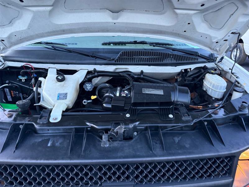 Used 2011 Chevrolet Express 2500 image 37