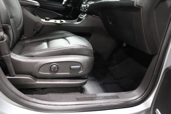 Used 2024 GMC Terrain SLT w/ Infotainment Package II AWD/4WD image 25