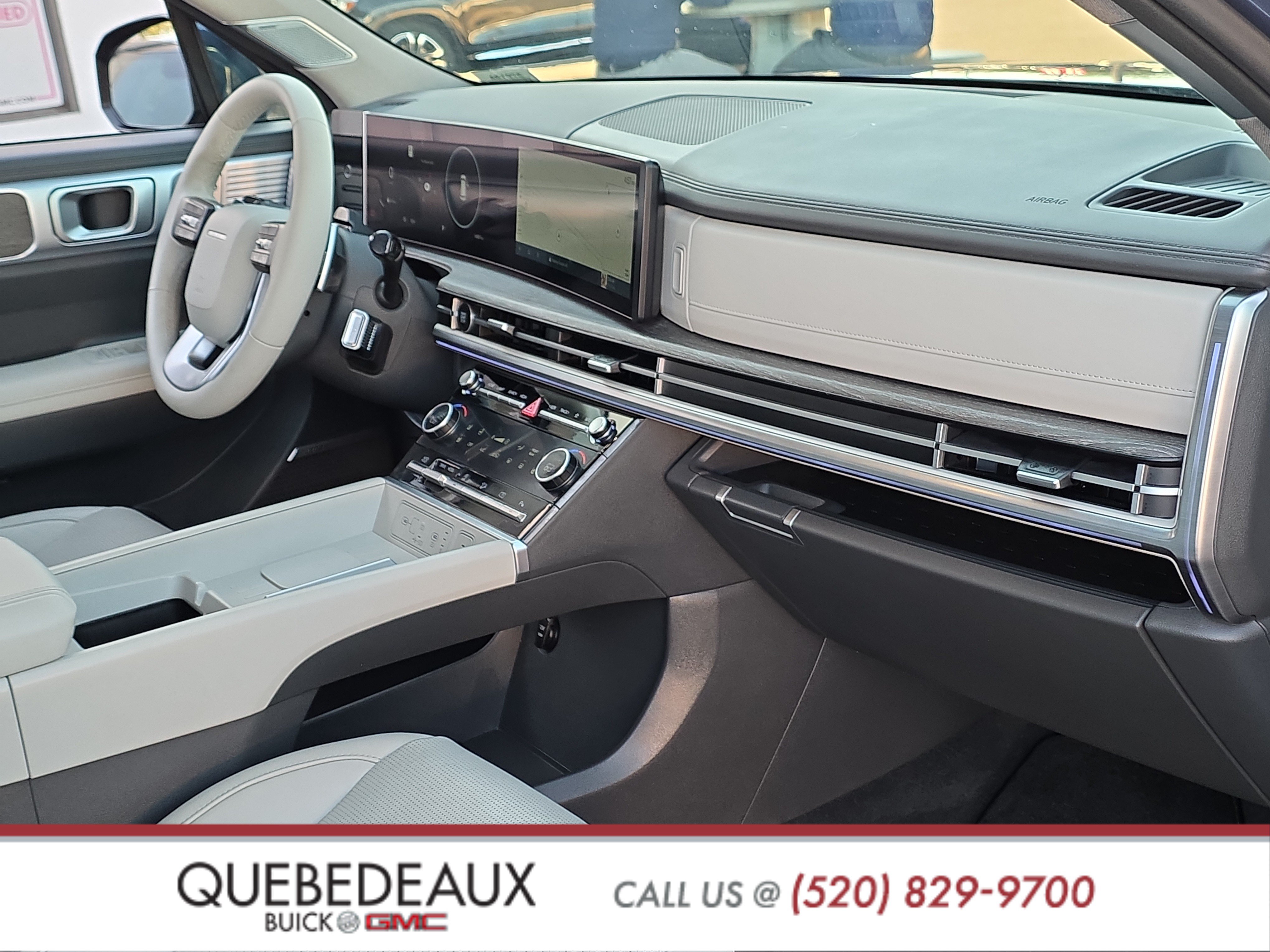 Used 2025 Hyundai Santa Fe Limited FWD image 31