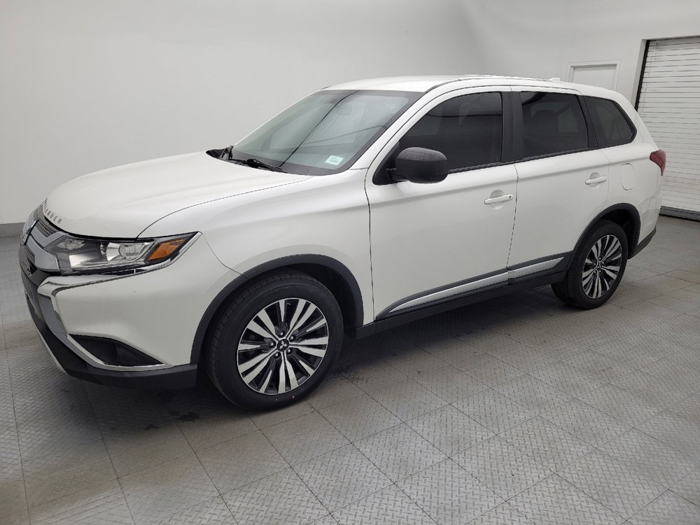 Used 2019 Mitsubishi Outlander ES image 2