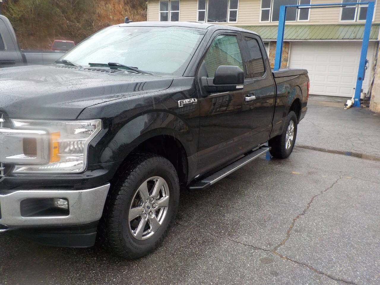 Used 2019 Ford F150 XLT w/ Equipment Group 302A Luxury image 3