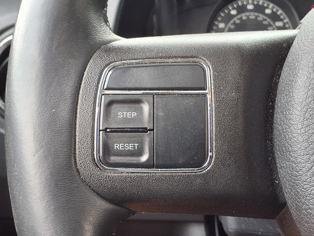 Used 2014 Jeep Patriot Latitude w/ Sun/Sound Group AWD/4WD image 18