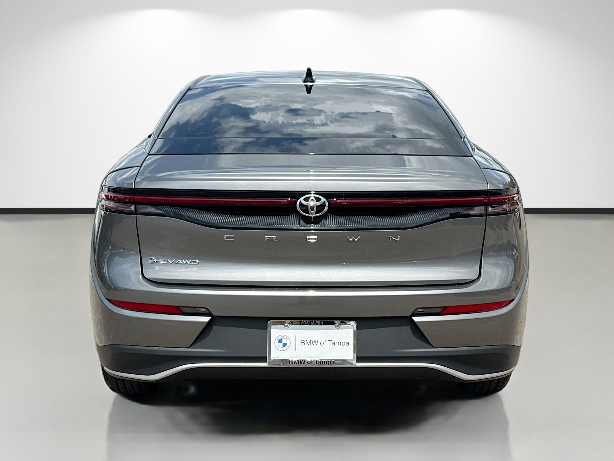 Used 2025 Toyota Crown XLE image 4