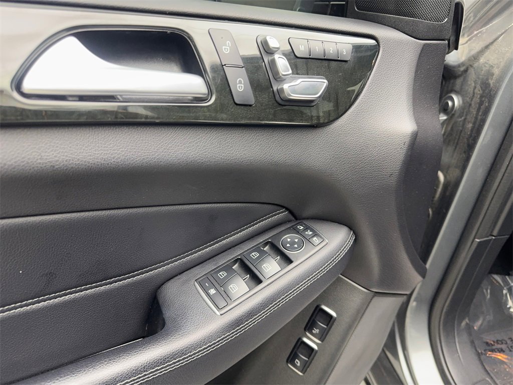 Used 2018 Mercedes-Benz GLS 450 4MATIC image 31