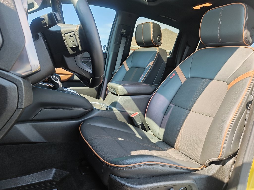 Used 2023 GMC Canyon AT4 w/ Technology Package AWD/4WD image 15