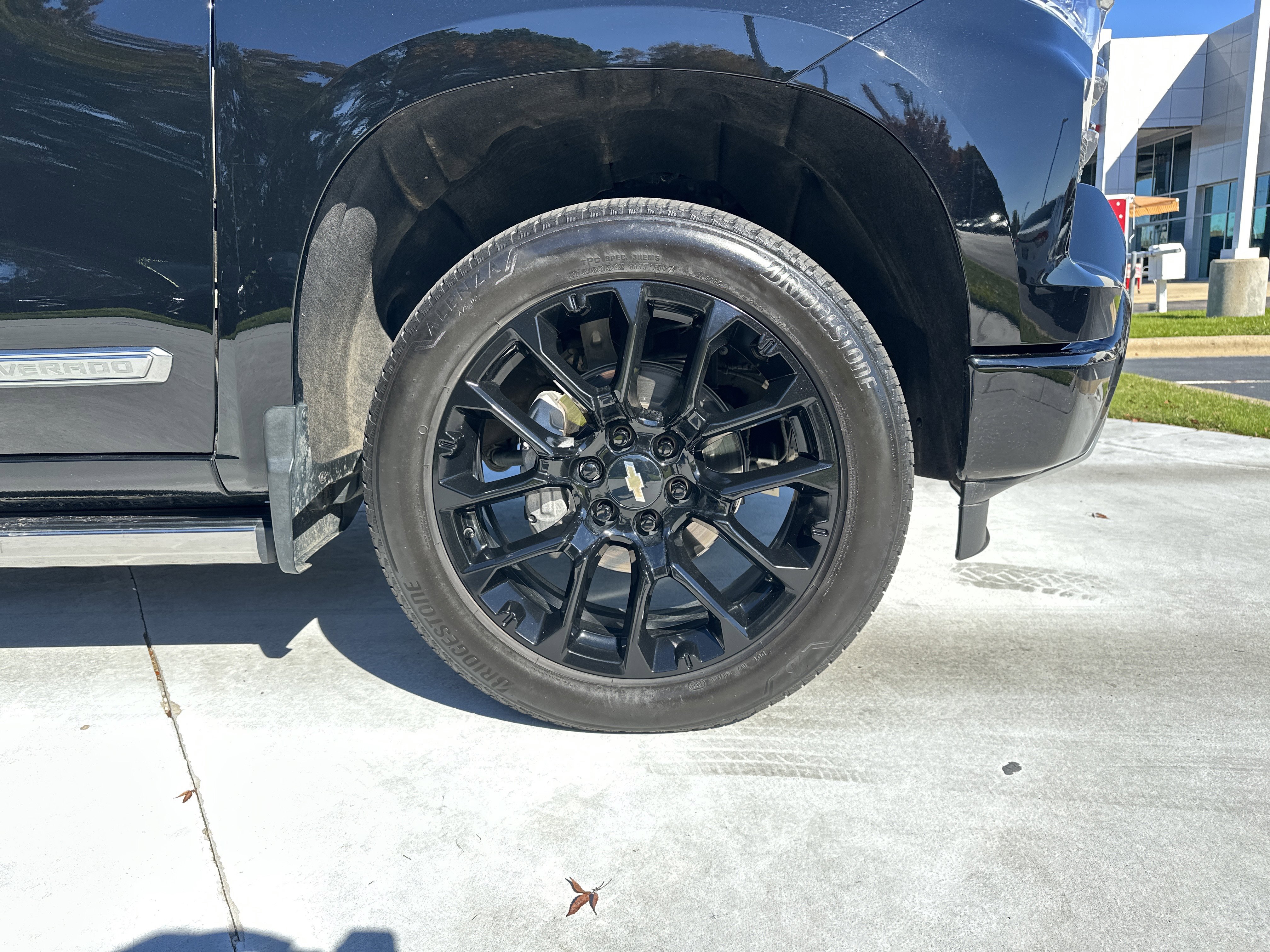 Used 2024 Chevrolet Silverado 1500 High Country w/ High Country Premium Package image 13