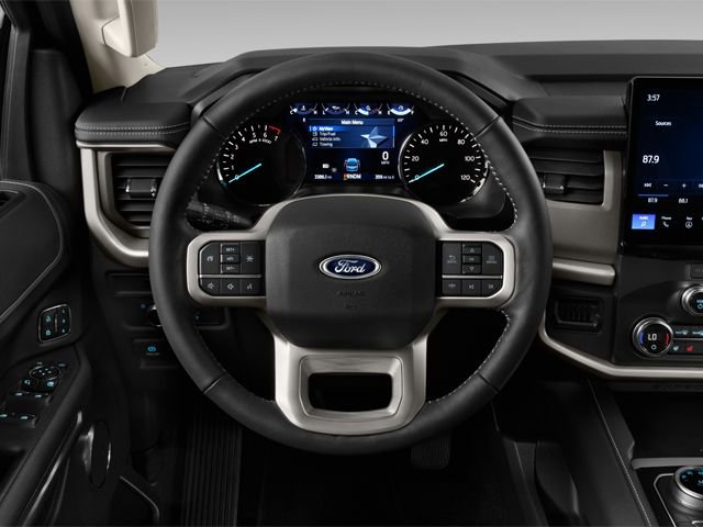 Used 2025 Ford Expedition Max Platinum w/ Driver's Package AWD/4WD image 8