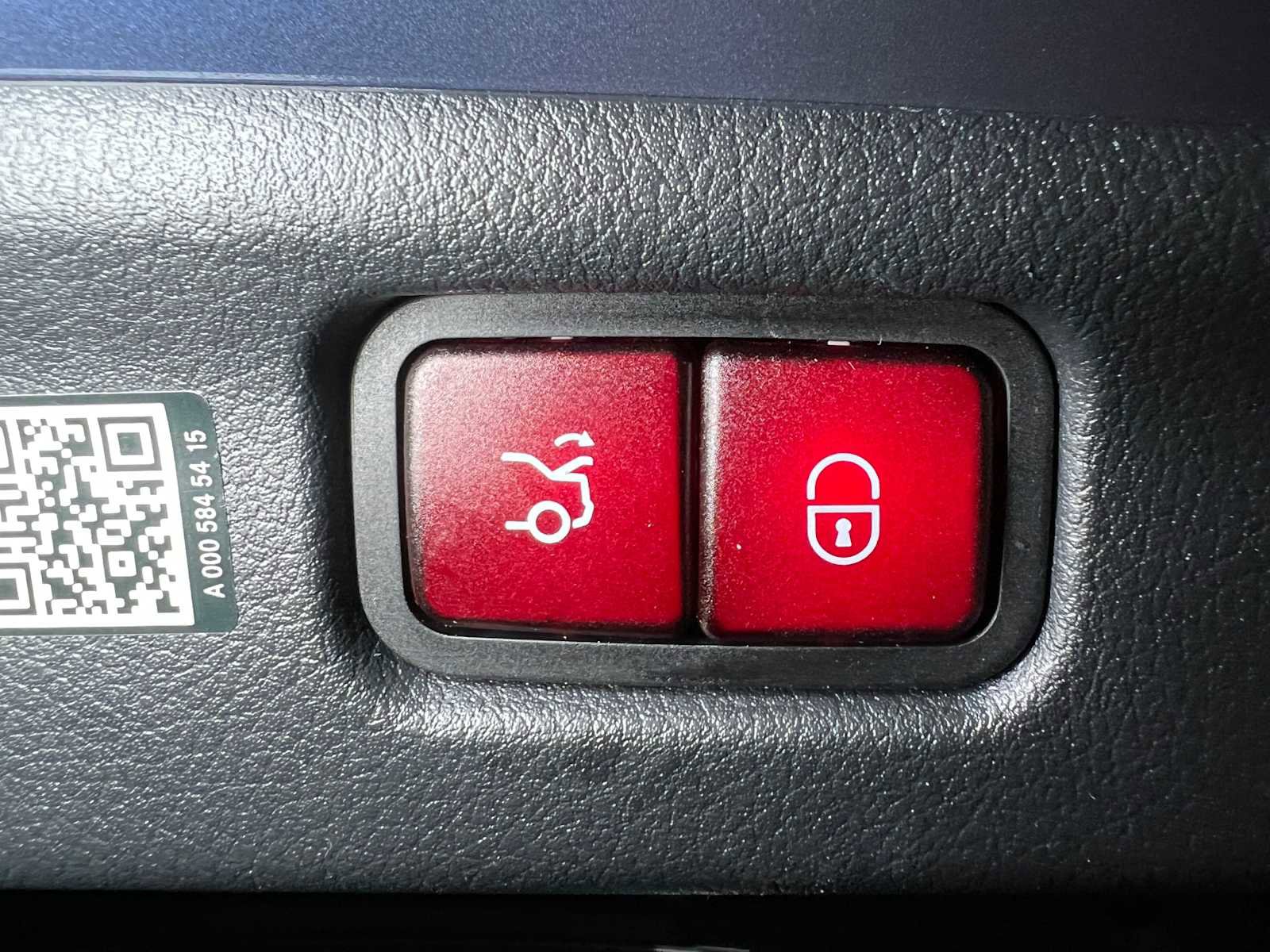 Certified 2025 Mercedes-Benz C 300 4MATIC Sedan image 18