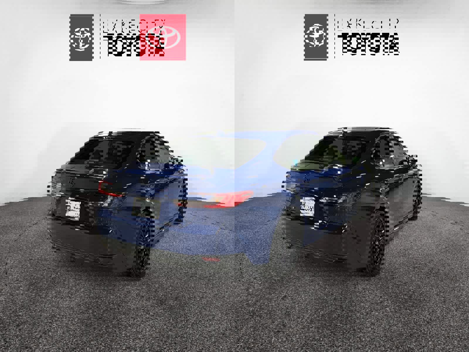 Used 2026 Toyota Camry SE image 7