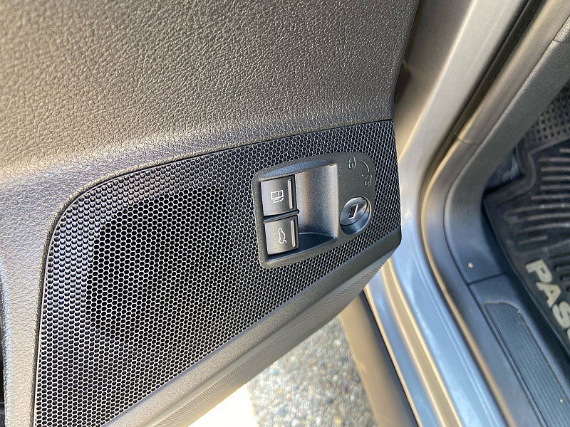 Used 2008 Volkswagen Passat 2.0T image 10