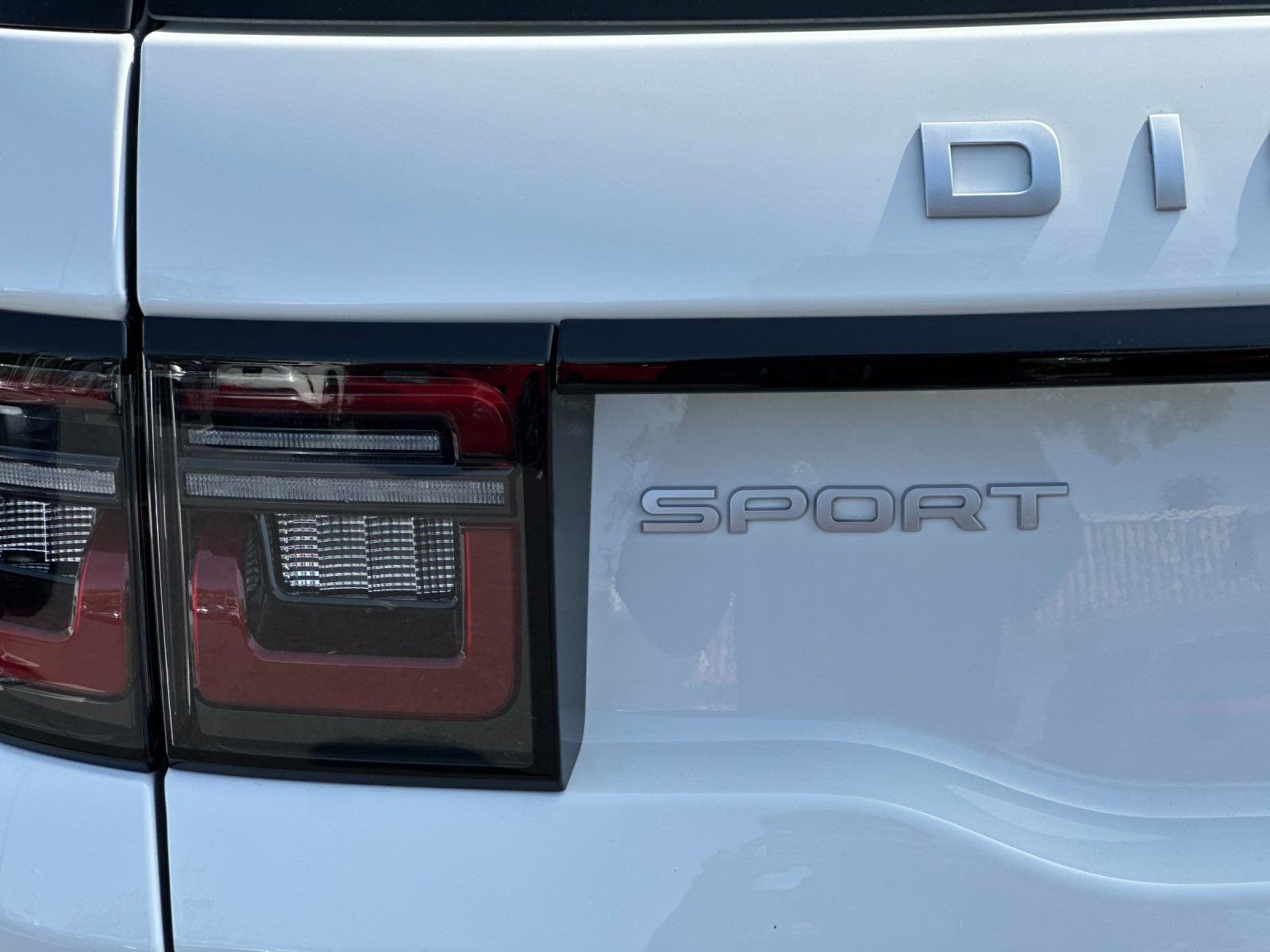 Used 2025 Land Rover Discovery Sport S image 34