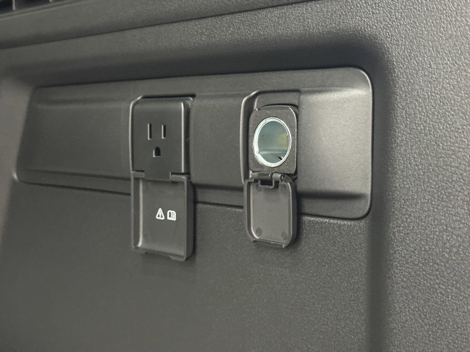 New 2025 MAZDA CX-90 Plug-In Hybrid w/ Premium Plus image 10