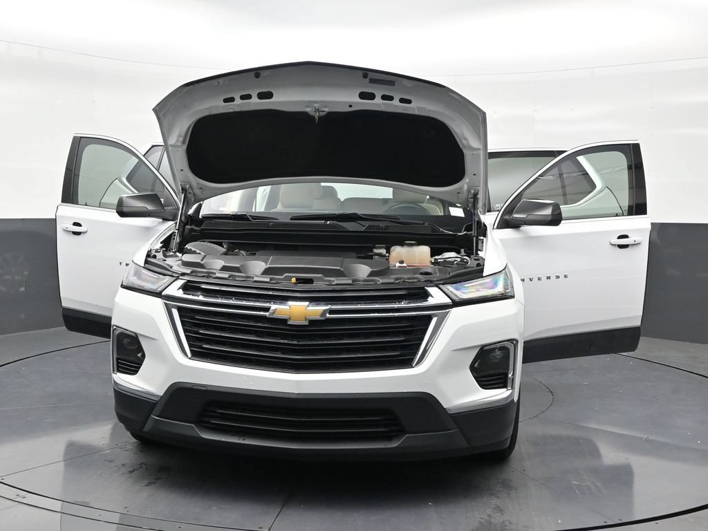 Used 2023 Chevrolet Traverse LS FWD image 32