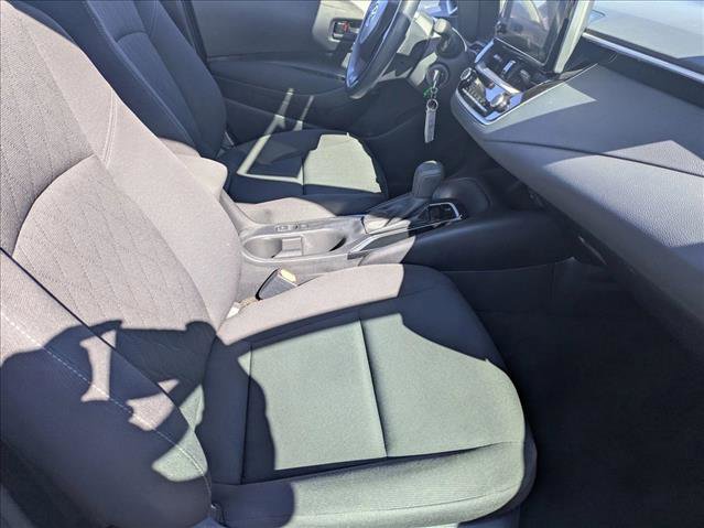 Used 2025 Toyota Corolla LE image 18